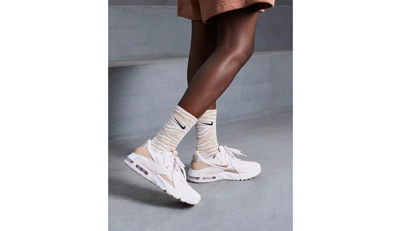 Nike Air Max Excee Orange / Orange 3 Nike Air Max Excee Orange / Orange – Image 3